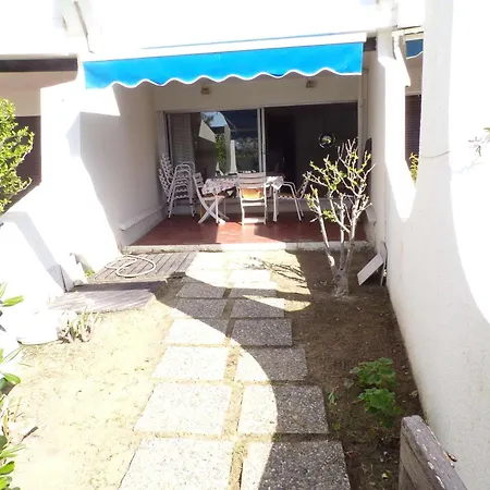 3 Pieces Avec Loggia, Jardin, Acces Direct Plage, Garage - - Fr-1-328-111 *