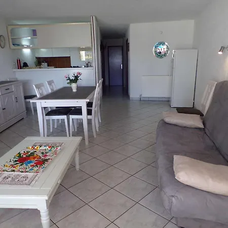 3 Pieces Avec Loggia, Jardin, Acces Direct Plage, Garage - - Fr-1-328-111 Апартаменты *